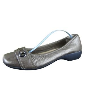 Clarks Women  Flat Bronze Leather Sz 7 Medium‎ Gently Used 2025